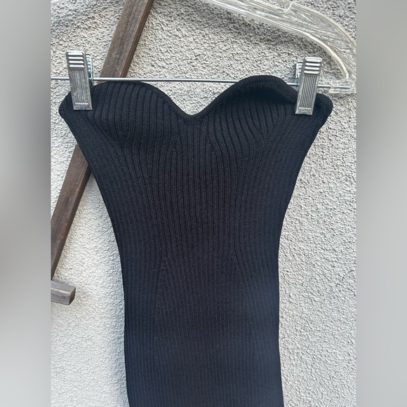 Khaite Loie ribbed-knit midi dress in Black - Picture 7 of 12